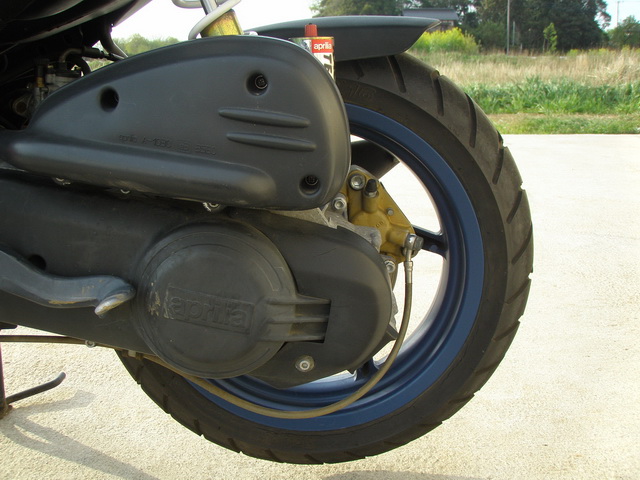 Купить мотоцикл Aprilia SR50 2000 фото 14
